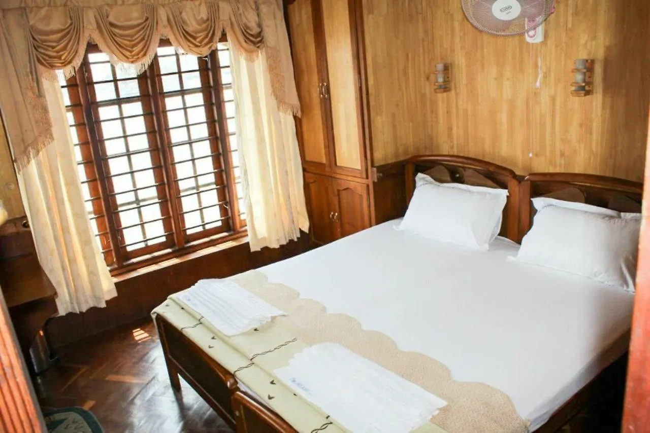 Hotel Kerala House Boats Alappuzha 2*,