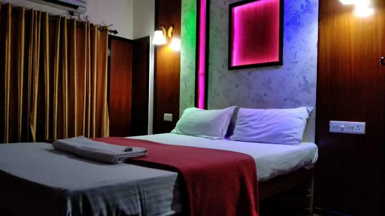Hotel Kerala House Boats Alappuzha