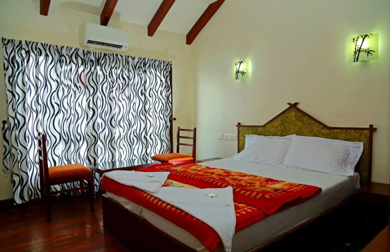 Hotel Kerala House Boats Alappuzha Botel