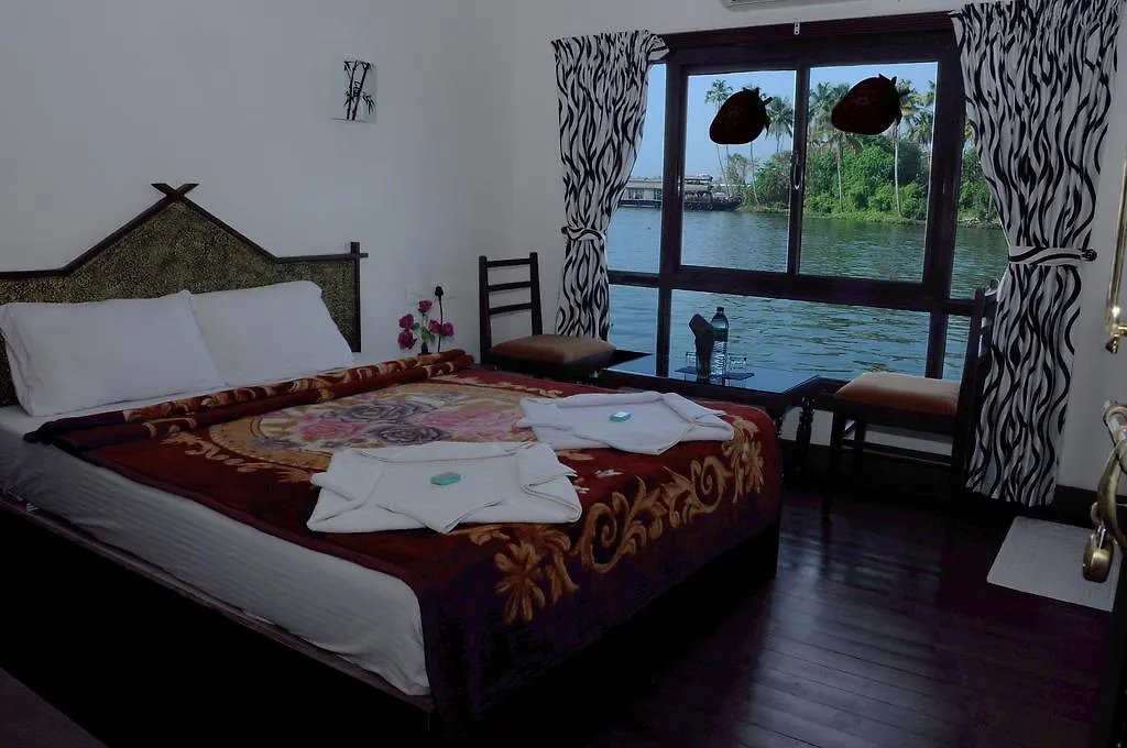 ** ספינת מלון מלון Alappuzha Kerala House Boats הודו