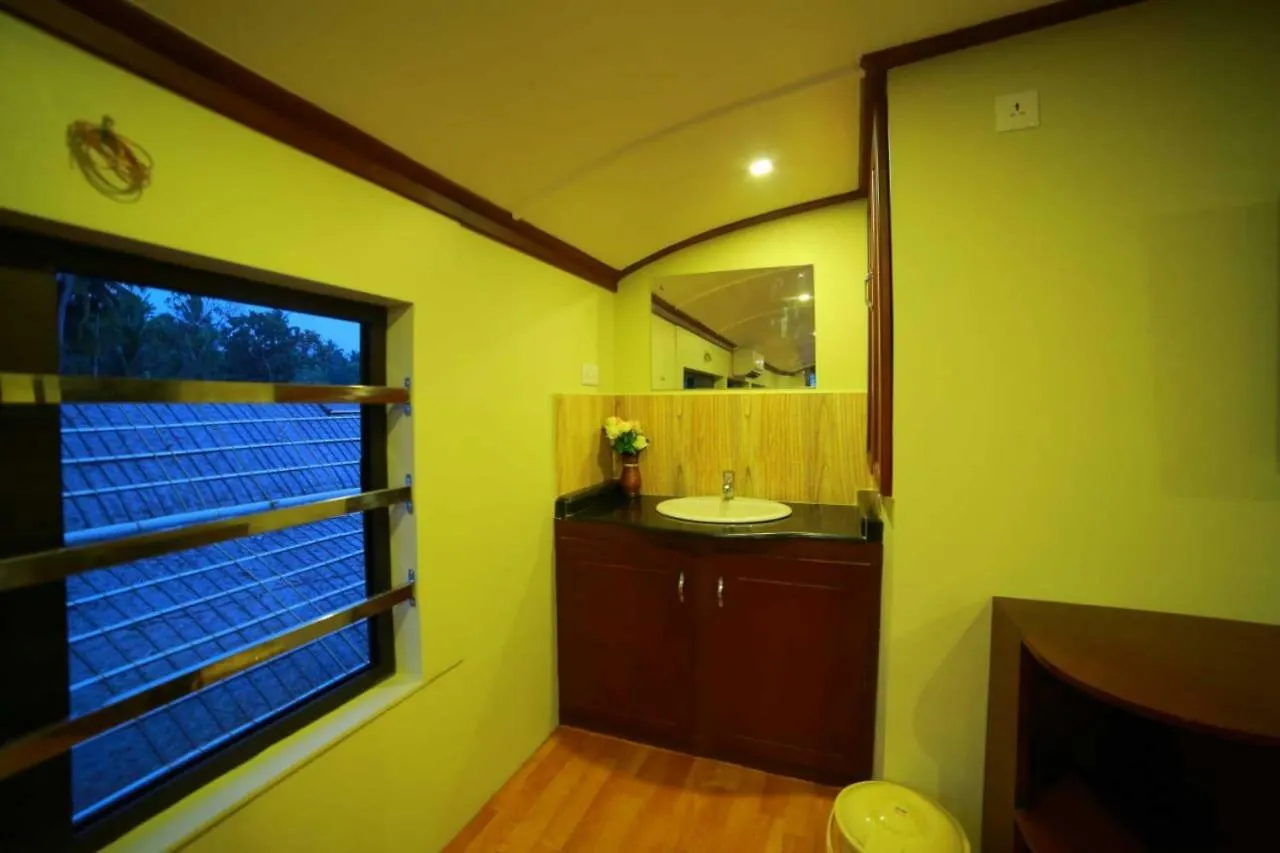 מלון Alappuzha Kerala House Boats הודו