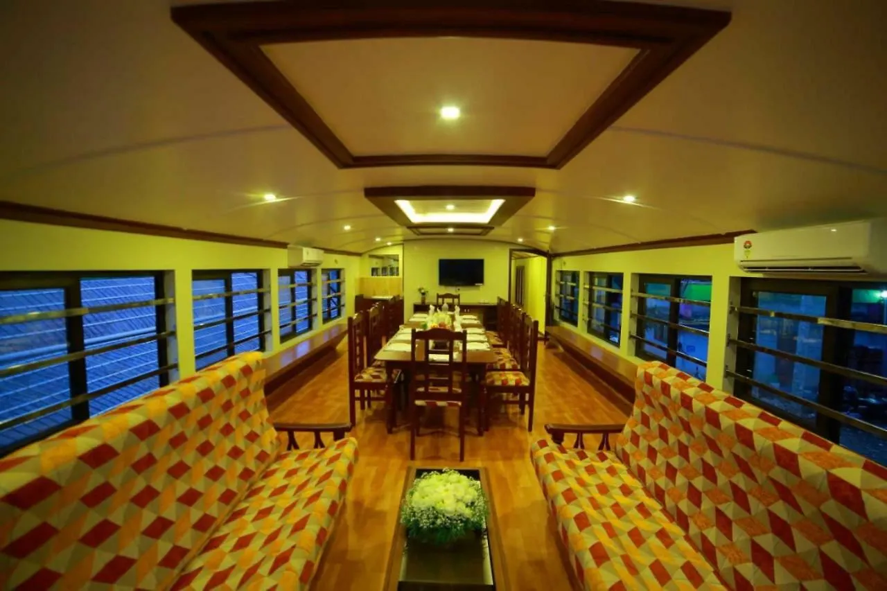 ** ספינת מלון מלון Alappuzha Kerala House Boats הודו